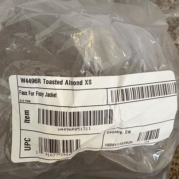 Alo Yoga Faux Fur Foxy Jacket - Picture 6 of 7